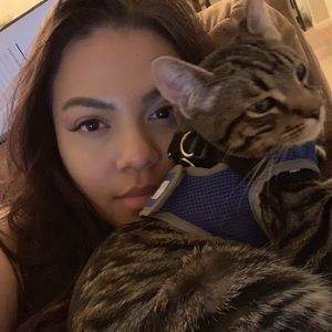 Meet your Posher, Vicky